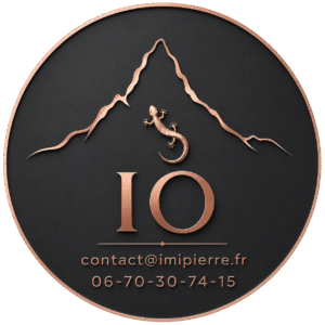 Logo 2026 d'IO avec coordonnées et carré transparent charte graphique d'imipierre